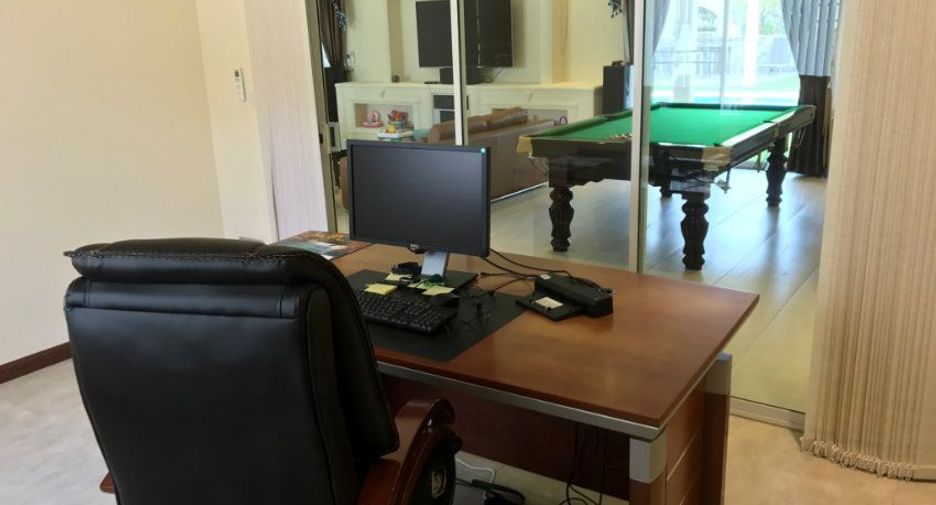 For rent and for sale 5 bedrooms house in Bang Lamung, Chonburi