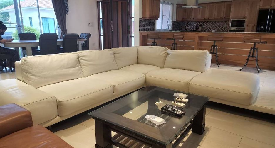 For rent and for sale 5 bedrooms house in Bang Lamung, Chonburi