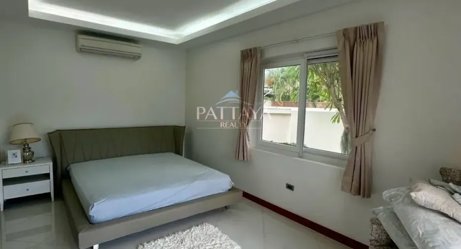 Casa en alquiler de 3 habitaciones en Bang Lamung, Chonburi
