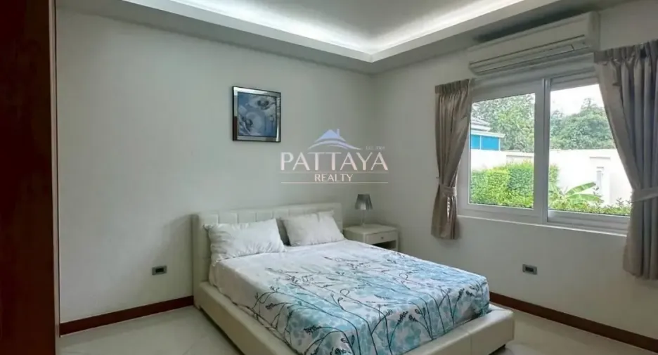Casa en alquiler de 3 habitaciones en Bang Lamung, Chonburi