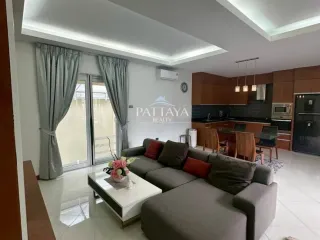 À louer 3 chambres maison à Bang Lamung, Chonburi
