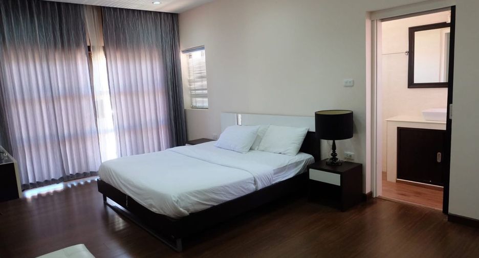 For rent and for sale 3 bedrooms villa in Bang Lamung, Chonburi