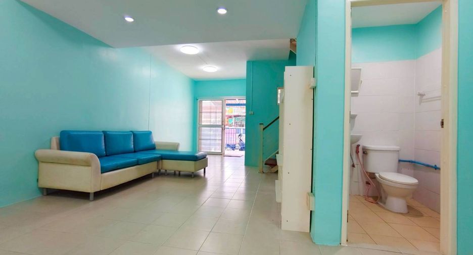 For sale 3 bedrooms townhouse in Mueang Samut Prakan, Samut Prakan