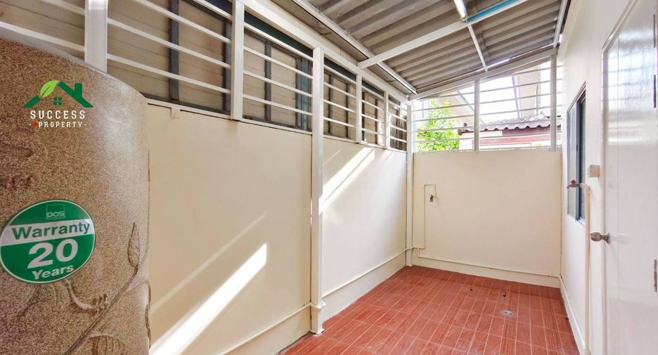 For sale 3 bedrooms townhouse in Mueang Samut Prakan, Samut Prakan