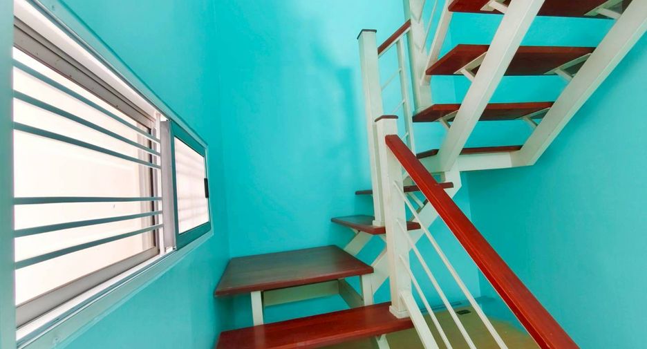 For sale 3 bedrooms townhouse in Mueang Samut Prakan, Samut Prakan