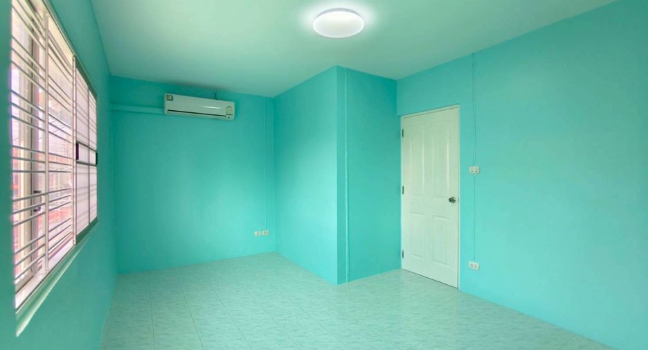 For sale 3 bedrooms townhouse in Mueang Samut Prakan, Samut Prakan