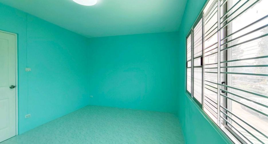For sale 3 bedrooms townhouse in Mueang Samut Prakan, Samut Prakan