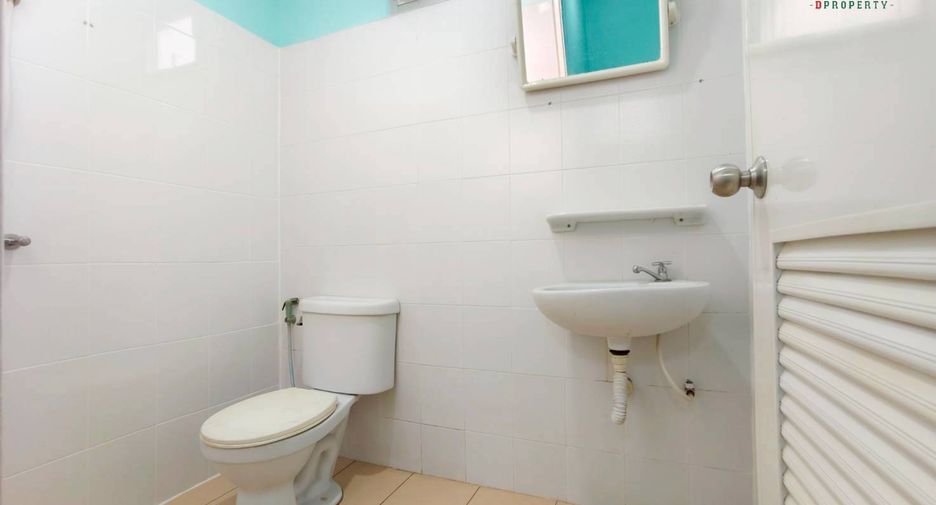 For sale 3 bedrooms townhouse in Mueang Samut Prakan, Samut Prakan