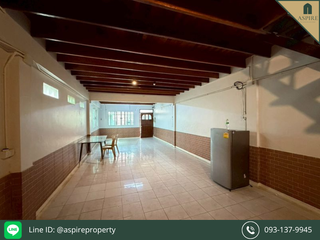 For sale 3 bedrooms townhouse in Huai Khwang, Bangkok