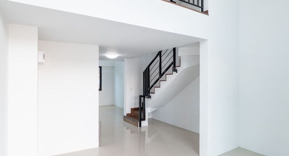 For sale 4 bedrooms office in Lat Phrao, Bangkok