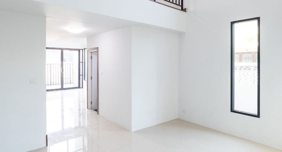 For sale 4 bedrooms office in Lat Phrao, Bangkok