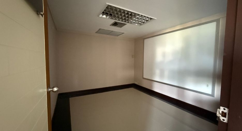 À louer 4 chambres bureau à Mueang Chiang Mai, Chiang Mai