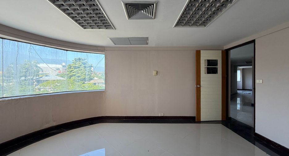 À louer 4 chambres bureau à Mueang Chiang Mai, Chiang Mai