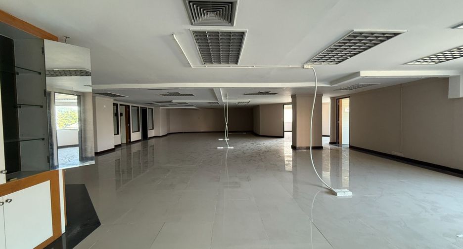 À louer 4 chambres bureau à Mueang Chiang Mai, Chiang Mai
