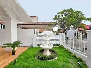 À louer 5 chambres maison à Bang Lamung, Chonburi