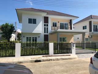 For Rent 4 Bedroom House In San Kamphaeng, Chiang Mai