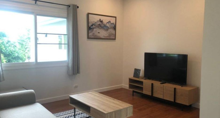 For rent 4 bedrooms house in San Kamphaeng, Chiang Mai