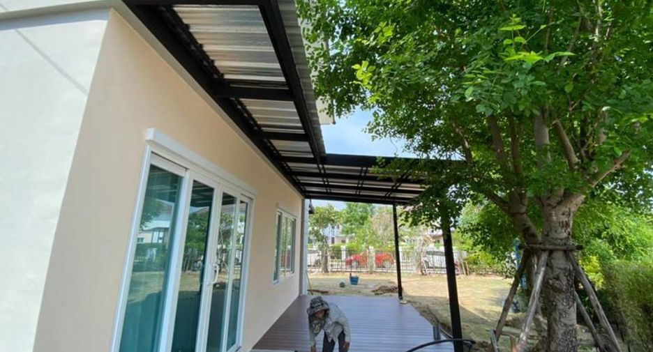For rent 4 bedrooms house in San Kamphaeng, Chiang Mai
