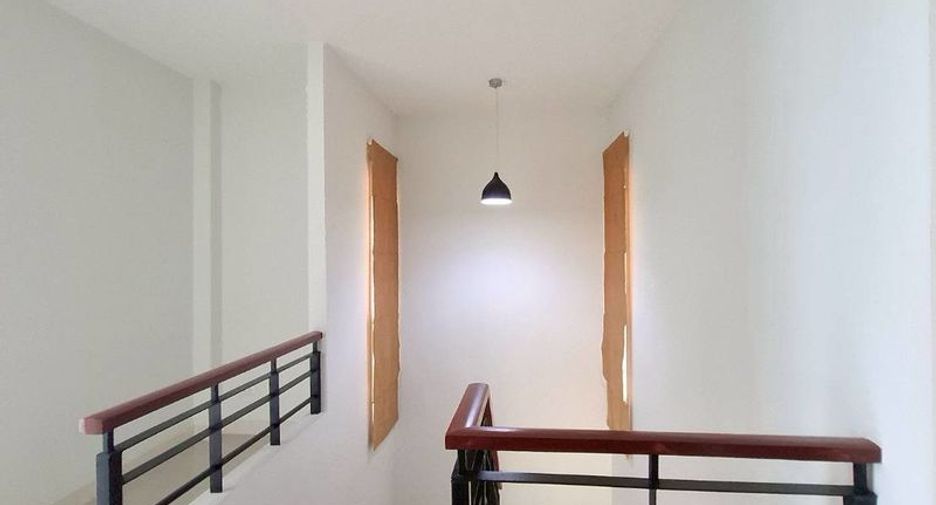 For rent 3 bedrooms house in Saraphi, Chiang Mai