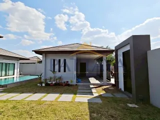 Haus zur Miete mit 3 Zimmer in Bang Lamung, Chonburi