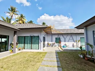 Haus zur Miete mit 3 Zimmer in Bang Lamung, Chonburi
