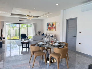 Villa zum Kauf mit 4 Zimmer in Bang Lamung, Chonburi