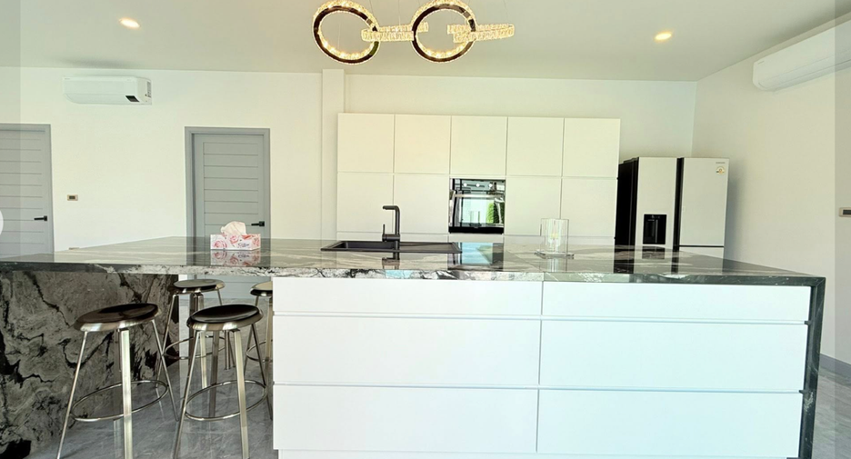 À vendre 4 chambres villa à Bang Lamung, Chonburi