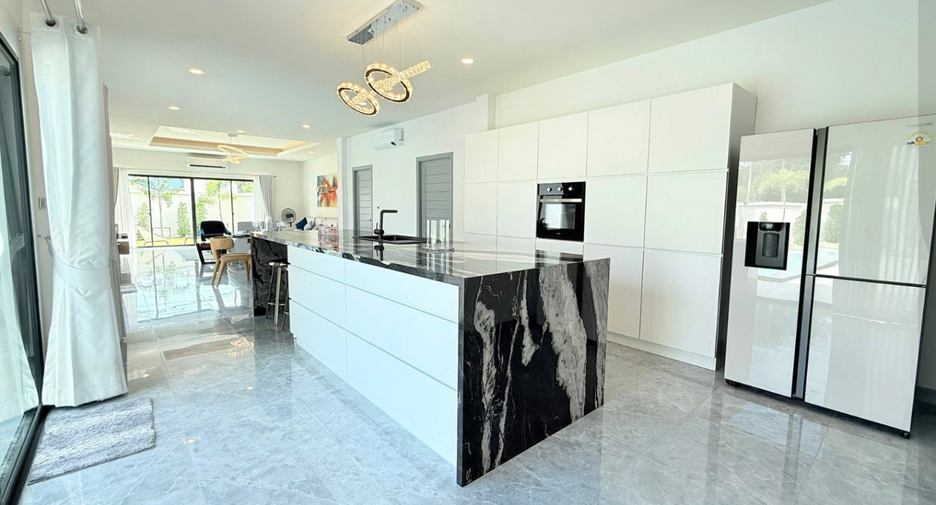 À vendre 4 chambres villa à Bang Lamung, Chonburi