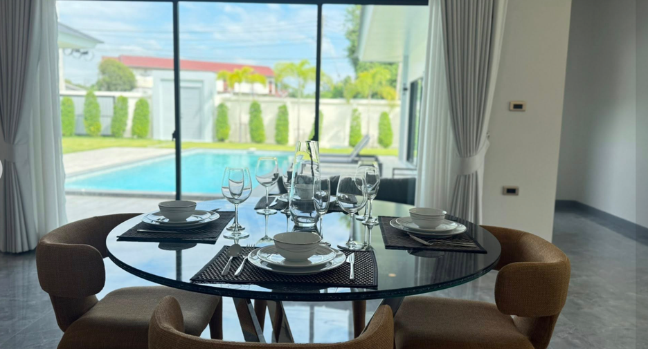 À vendre 4 chambres villa à Bang Lamung, Chonburi