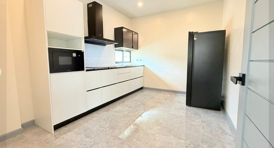 À vendre 4 chambres villa à Bang Lamung, Chonburi