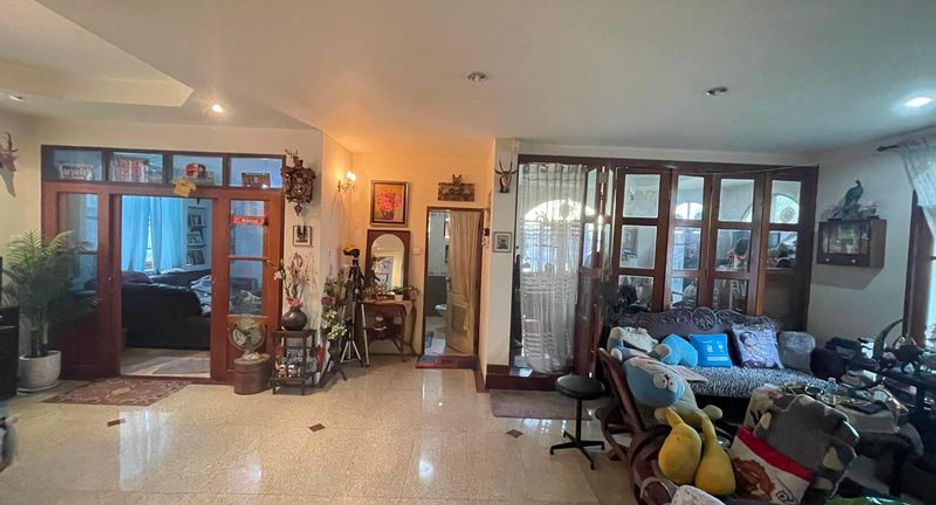 Haus zum Kauf mit 4 Zimmer in Si Racha, Chonburi
