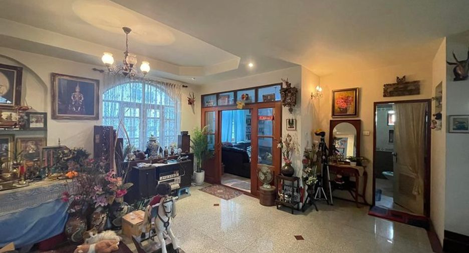 Haus zum Kauf mit 4 Zimmer in Si Racha, Chonburi