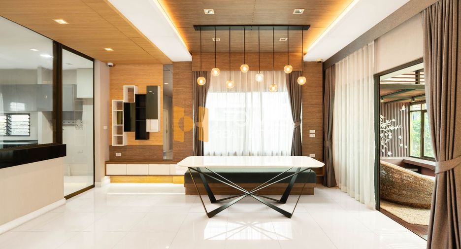 For sale 4 bedrooms house in Bang Khae, Bangkok