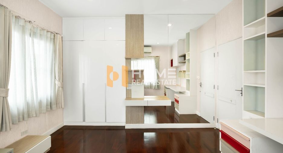 For sale 4 bedrooms house in Bang Khae, Bangkok