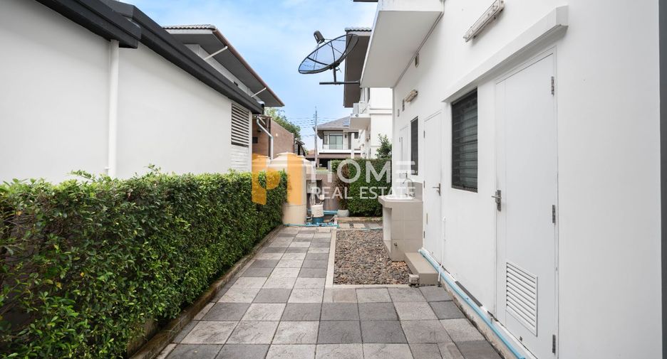 For sale 4 bedrooms house in Bang Khae, Bangkok