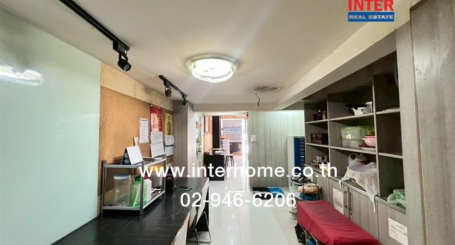 Local comercial en venta de 4 habitaciones en Thung Khru, Bangkok