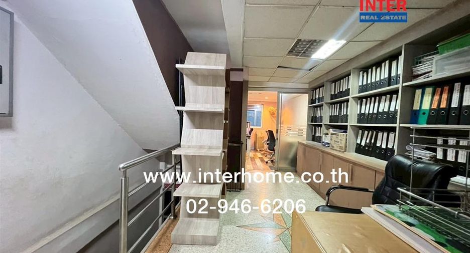 Local comercial en venta de 4 habitaciones en Thung Khru, Bangkok