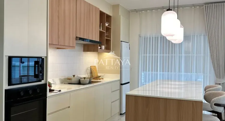 For rent and for sale 4 bedrooms house in Bang Lamung, Chonburi