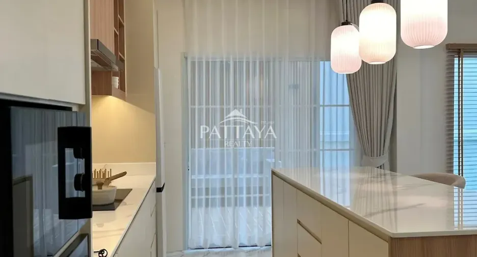 For rent and for sale 4 bedrooms house in Bang Lamung, Chonburi