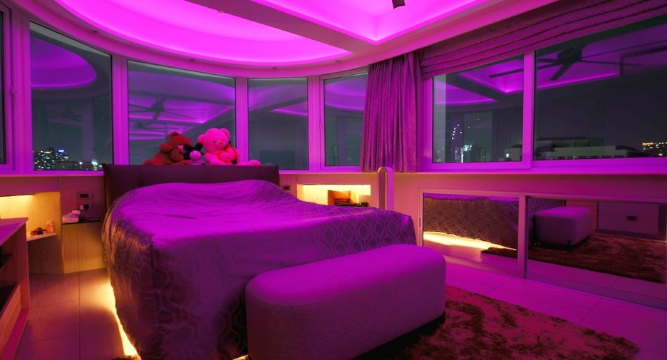 For rent そして for sale 2 ベッドルーム condo in Pratumnak, Pattaya