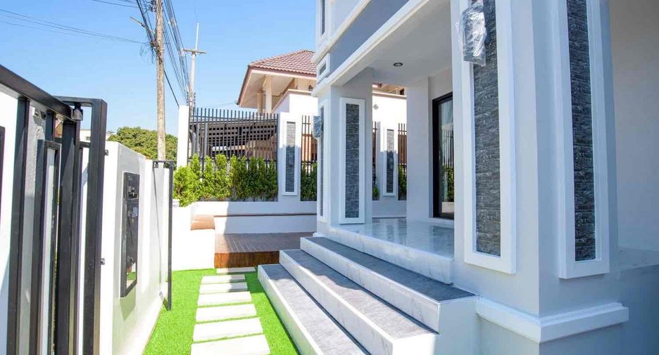 Villa zum Kauf mit 4 Zimmer in Bang Lamung, Chonburi