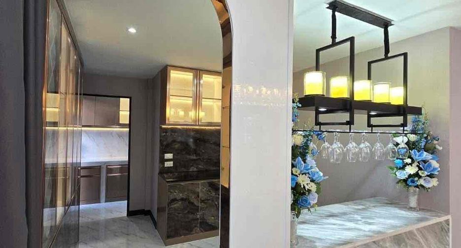 Villa zum Kauf mit 4 Zimmer in Bang Lamung, Chonburi