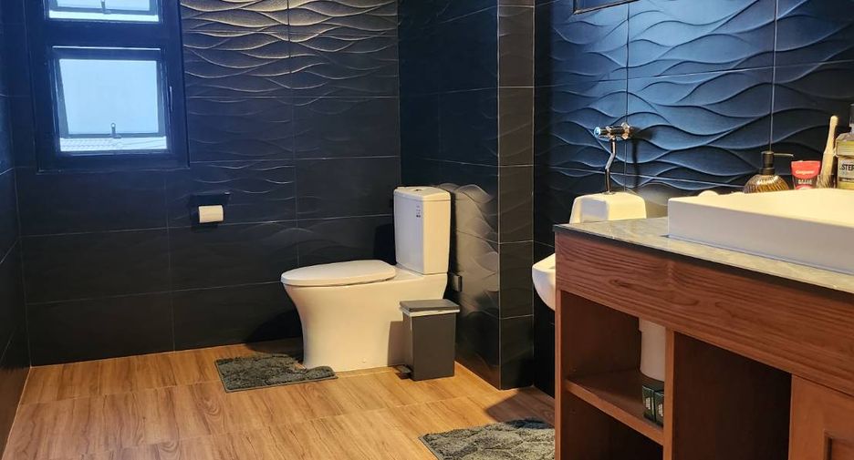 For sale 5 bedrooms house in Hang Dong, Chiang Mai