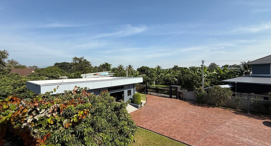 For sale 5 bedrooms house in Hang Dong, Chiang Mai