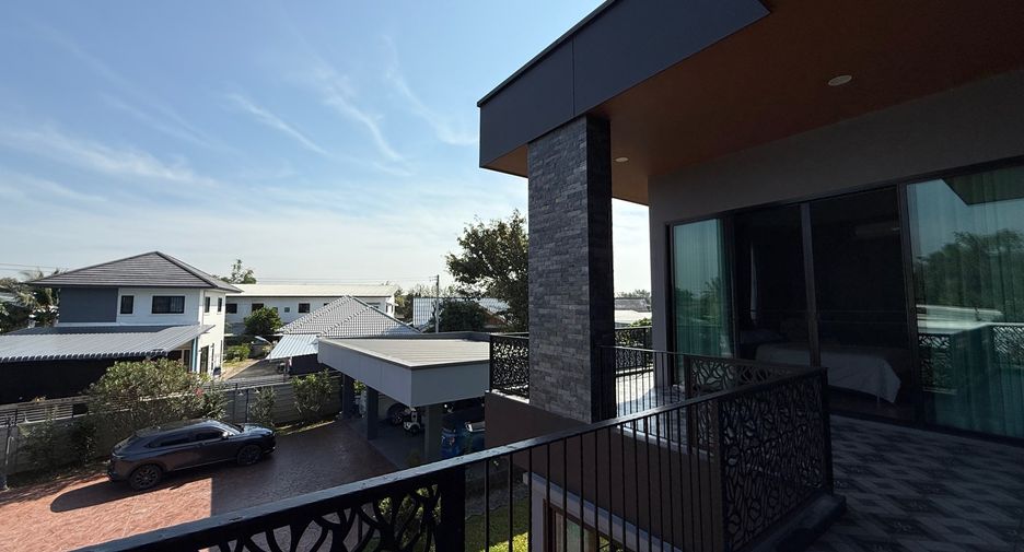 For sale 5 bedrooms house in Hang Dong, Chiang Mai