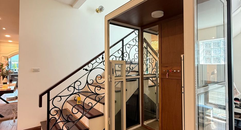 For sale 5 bedrooms house in Hang Dong, Chiang Mai