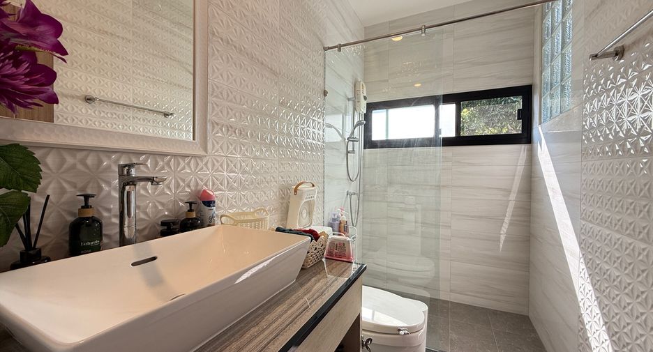 For sale 5 bedrooms house in Hang Dong, Chiang Mai