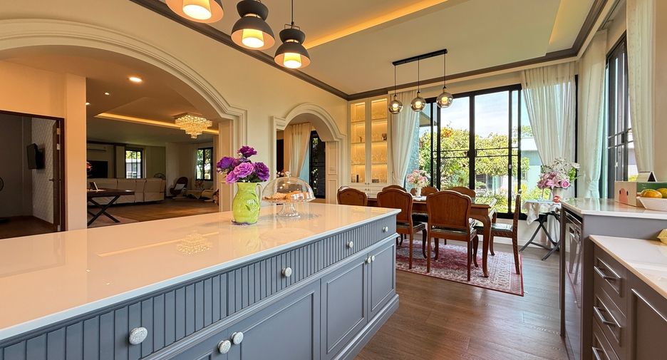 For sale 5 bedrooms house in Hang Dong, Chiang Mai