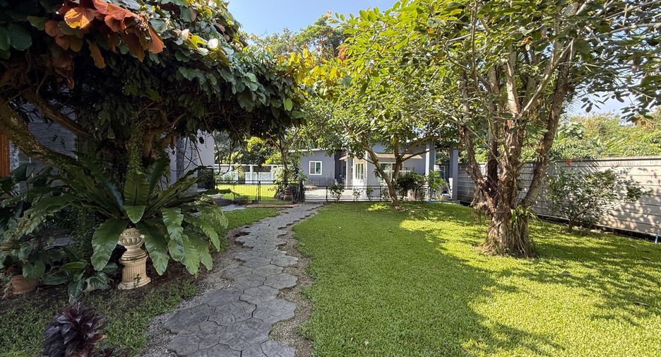 For sale 5 bedrooms house in Hang Dong, Chiang Mai