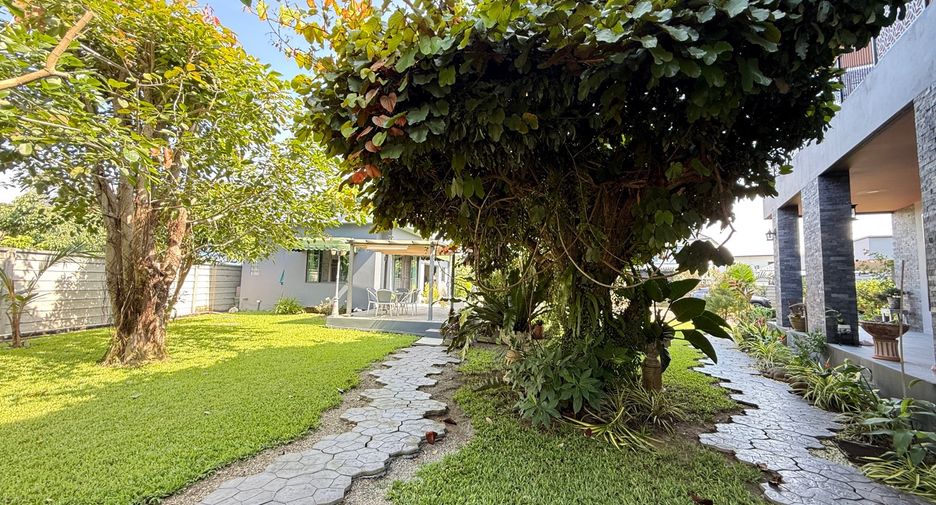 For sale 5 bedrooms house in Hang Dong, Chiang Mai